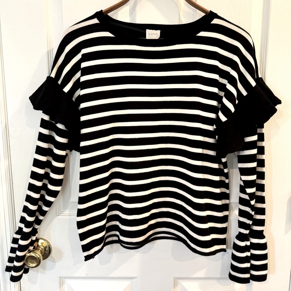 Cupio Black White Striped Ruffle Sleeve Sweater Women’s Large Long Sleeve